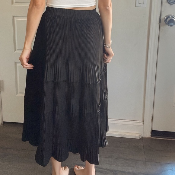 Luxe High Waisted Pleated Ruffle Maxi Skirt - Picture 13 of 13